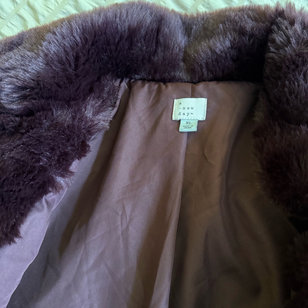 Plush Faux Fur Cropped Coat in Burgundy - Picture 2 of 4